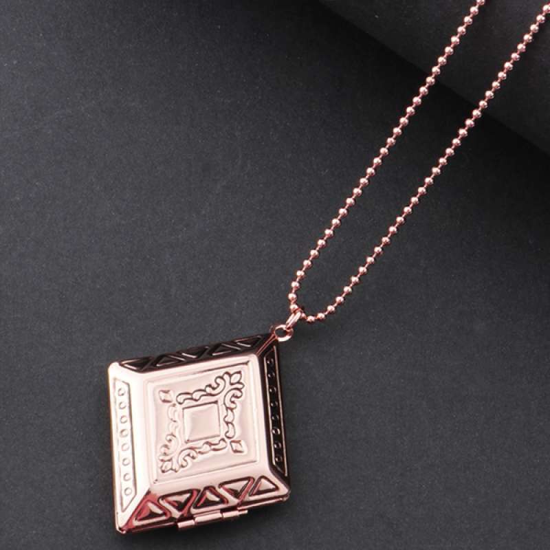 Promo Rhombus Pendant Necklace Photo 