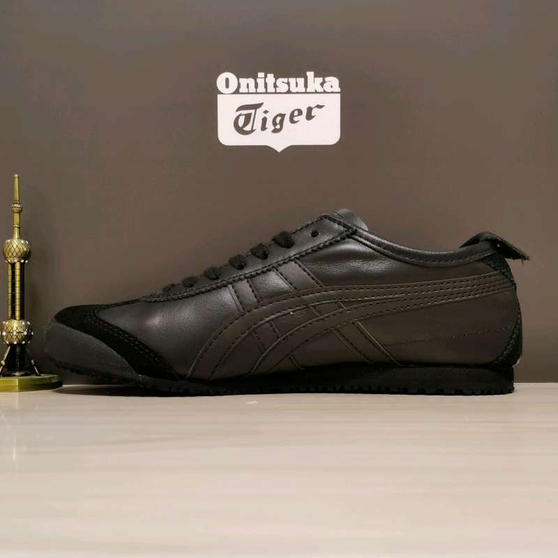 Onitsuka Tiger Mexico 66 Triple Black Pria Waniata
