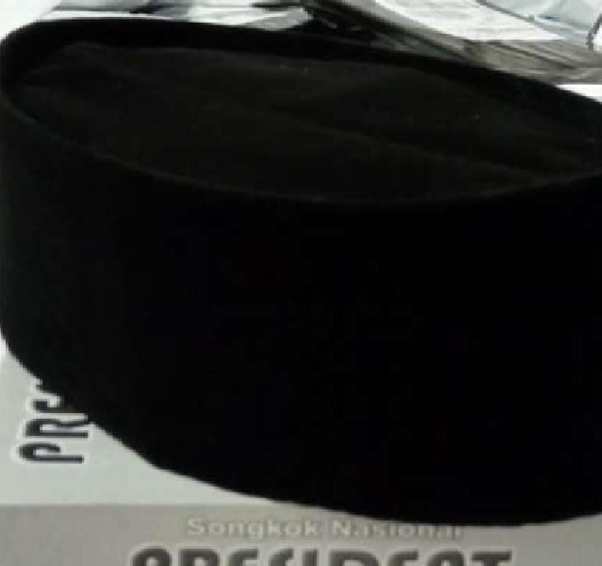 Jual Peci Songkok Kopiah Hitam Polos Online Februari 2021 Blibli Download 40 free t shirt templates mockup psd how to. peci songkok kopiah hitam polos