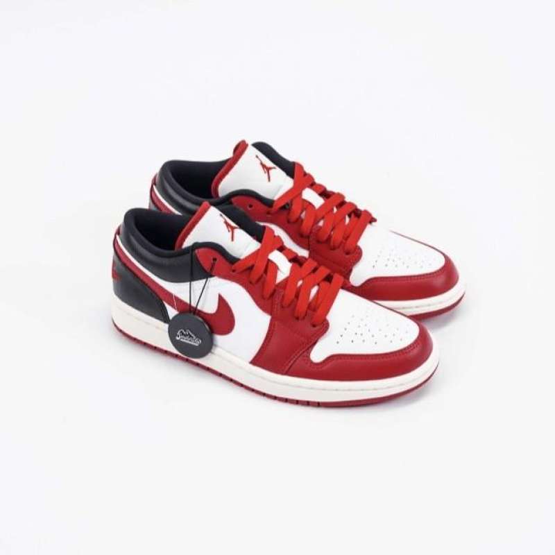 Harga air jordan top 1 low black toe