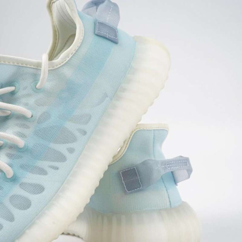 Jual Yeezy Boost 350 V2 Mono Ice (100% Authentic) - 44 di Seller  Senikersku_ID Official Store - Senikersku | Blibli