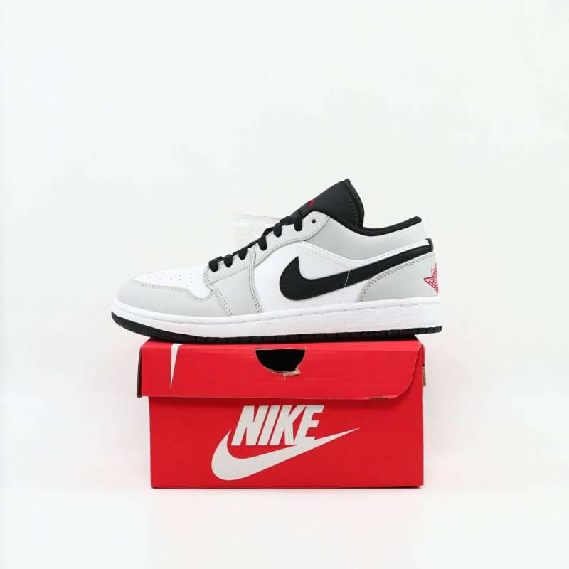 SEPATU NIKE AIR JORDAN 1 LOW LIGHT SMOKE GREY