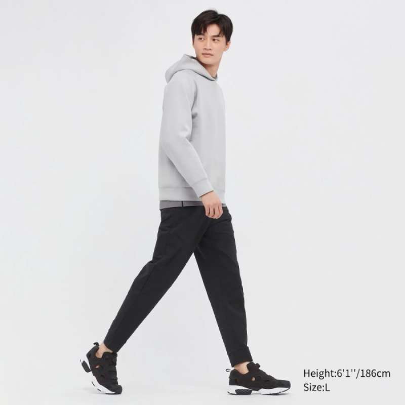 Uniqlo jogger sales ultra stretch