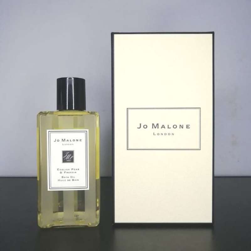 Jo malone english pear best sale and freesia bath oil