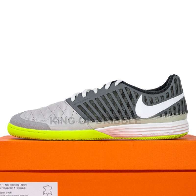 Nike store gato 42