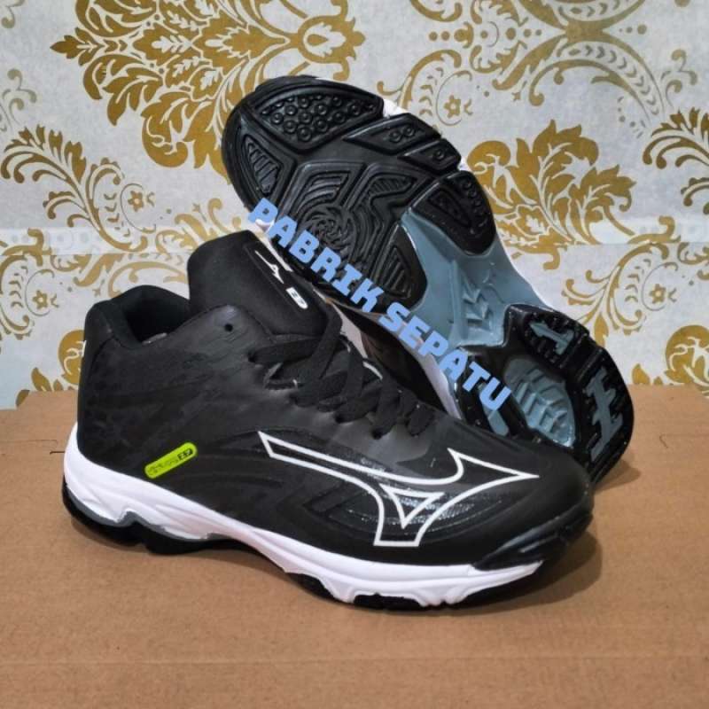 Model sepatu deals mizuno