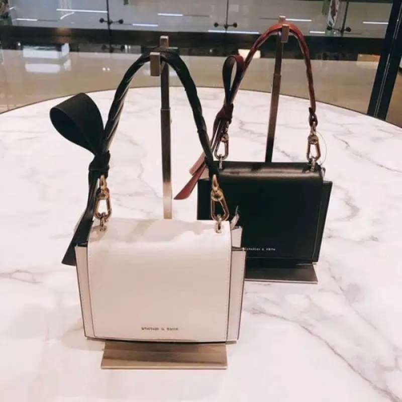 Jual Charles Keith Membeli Tas Ck Perempuan Kecil Gemetar Suara Dengan Ta Di Seller Premier Market Id Cengkareng Timur Kota Jakarta Barat Blibli