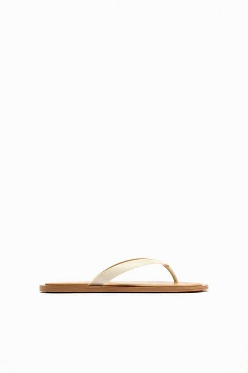 flat rubberised sandals zara