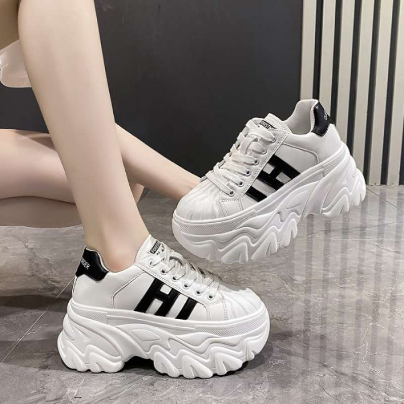 Sepatu sport high heels shop
