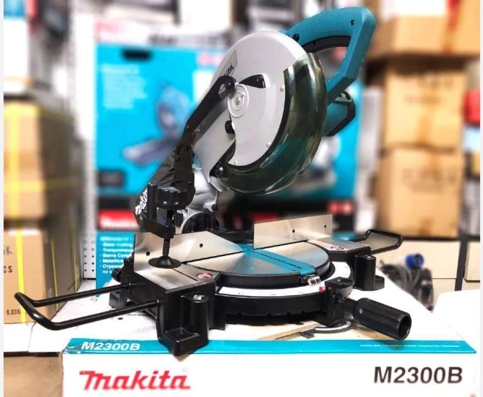 Miter shop saw maktec