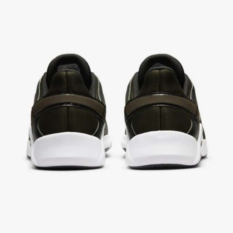CQ9356 330 Nike Legend Essential Original Training Shoes