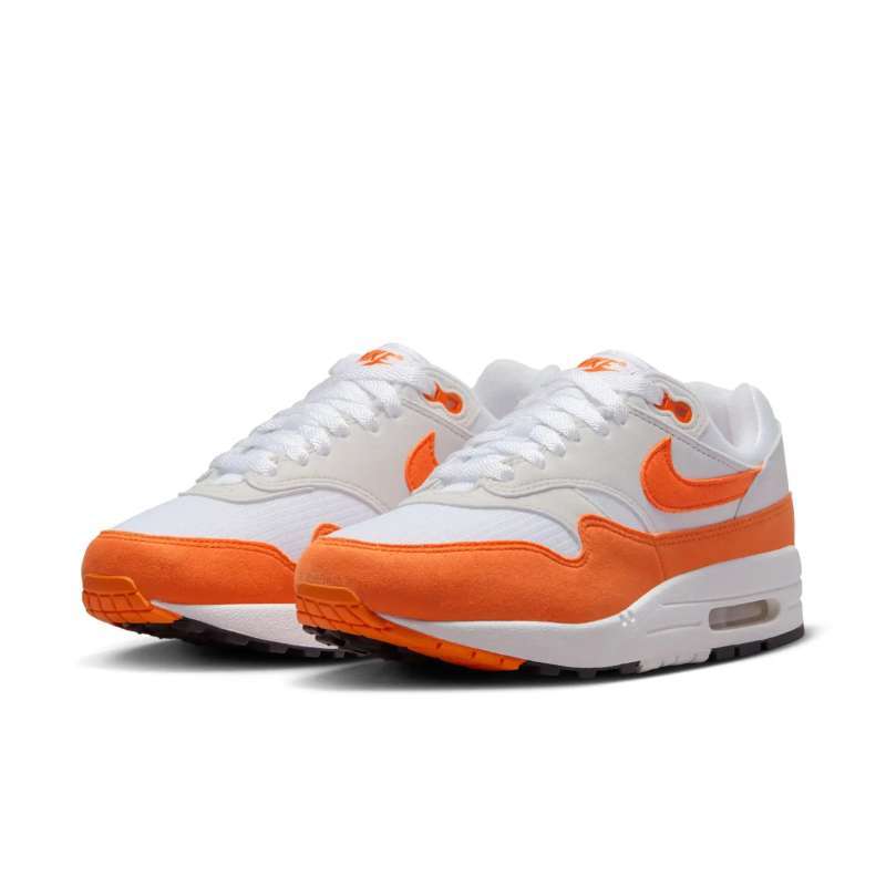 orange nike tailwind