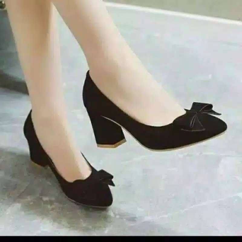 Sepatu pump heels top
