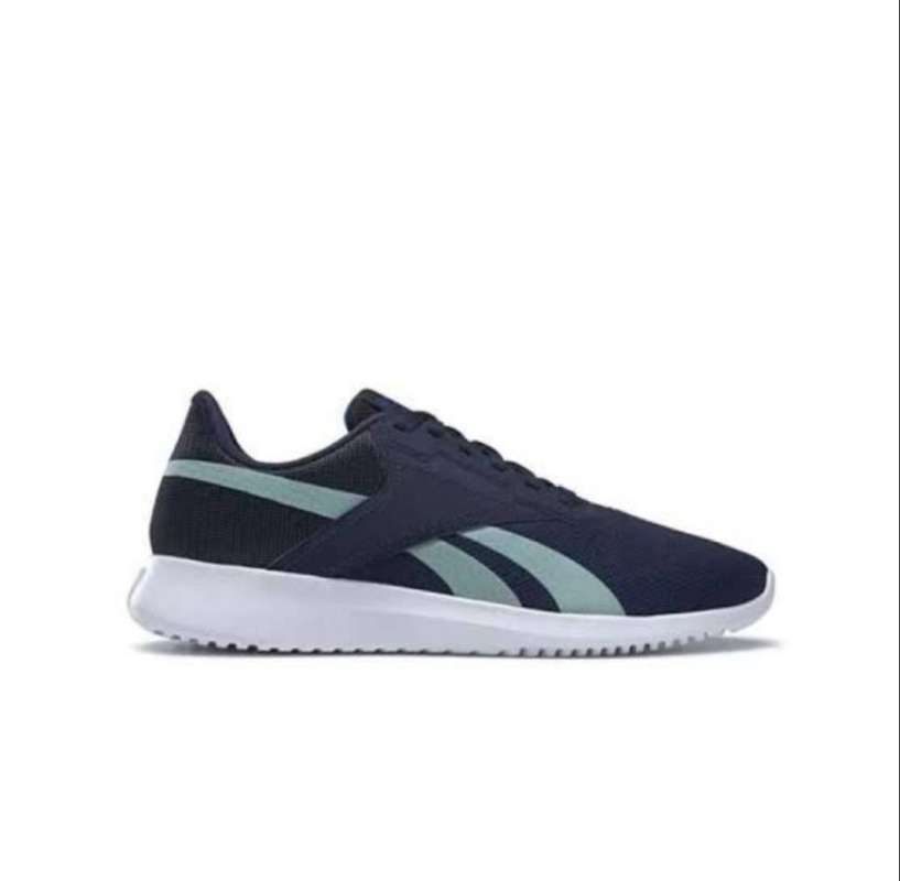 Sepatu deals adidas reebok