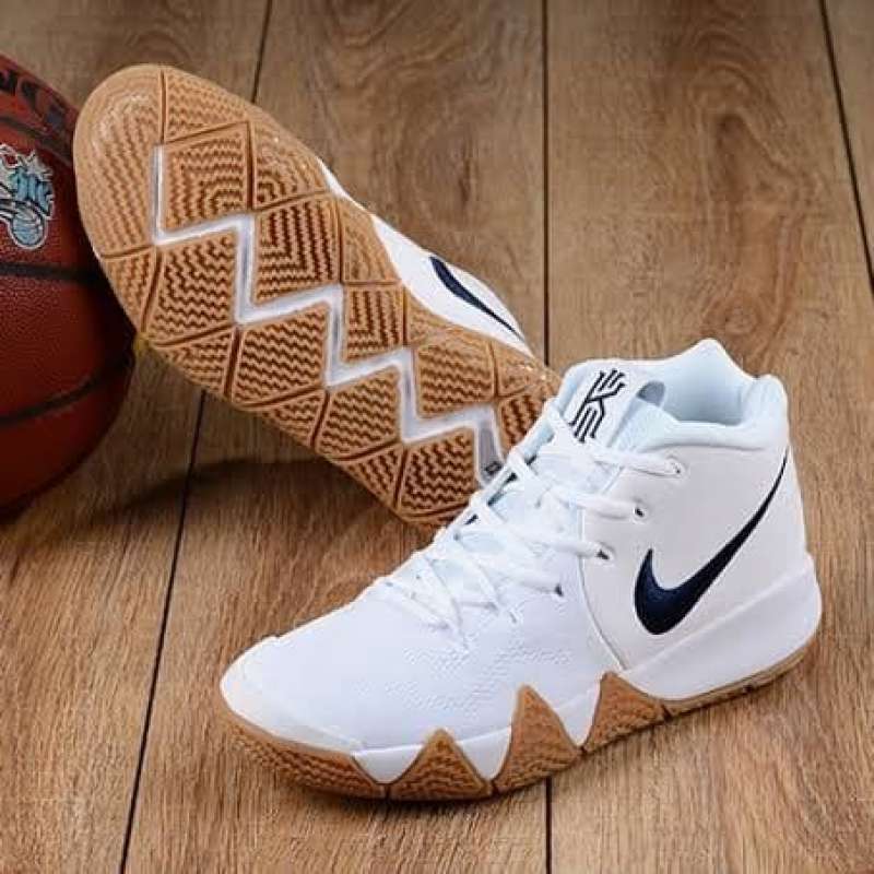 Sepatu basket clearance kyrie irving 4