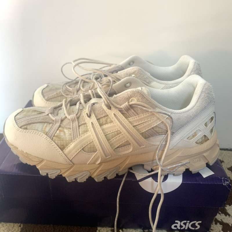 Asics tracking hot sale