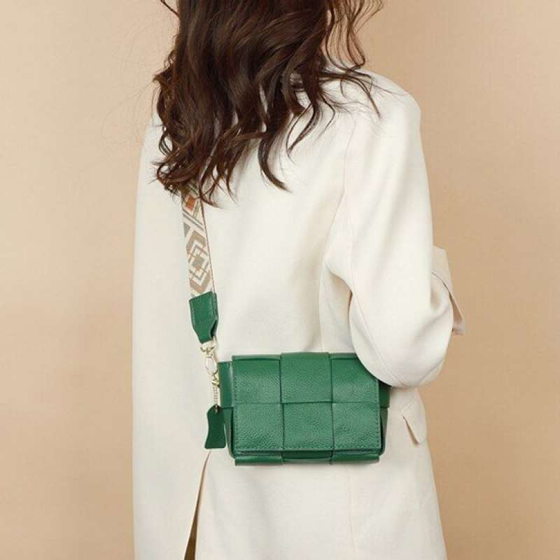Jual WCA 05GR GREEN HOMA WOVEN CROSS BODY AND SLING BAG di Seller