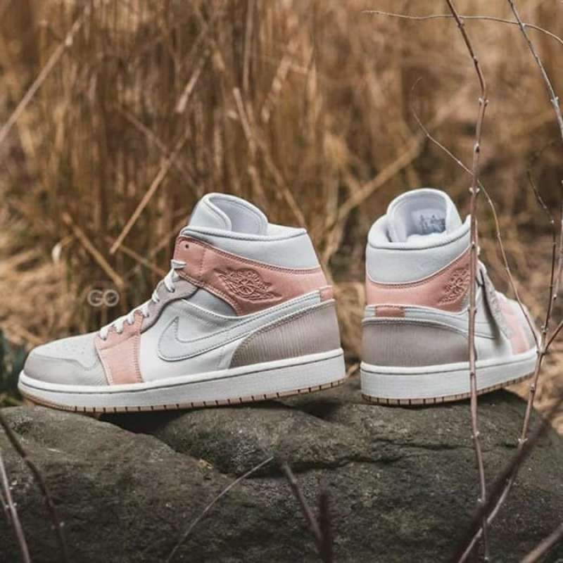 Sneaker nike hotsell wanita