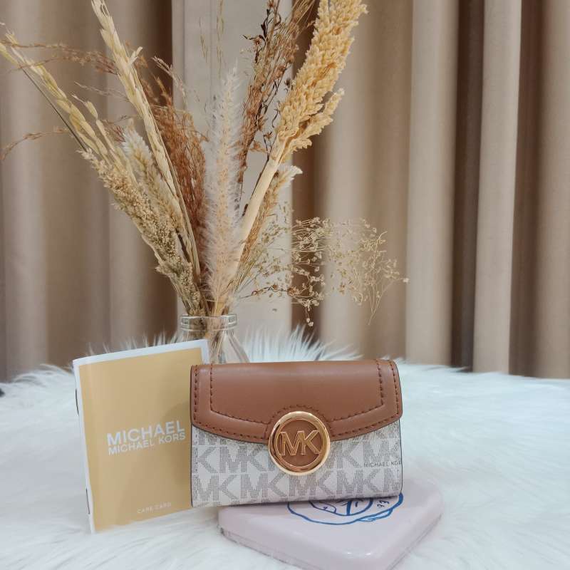 Michael kors key case hot sale