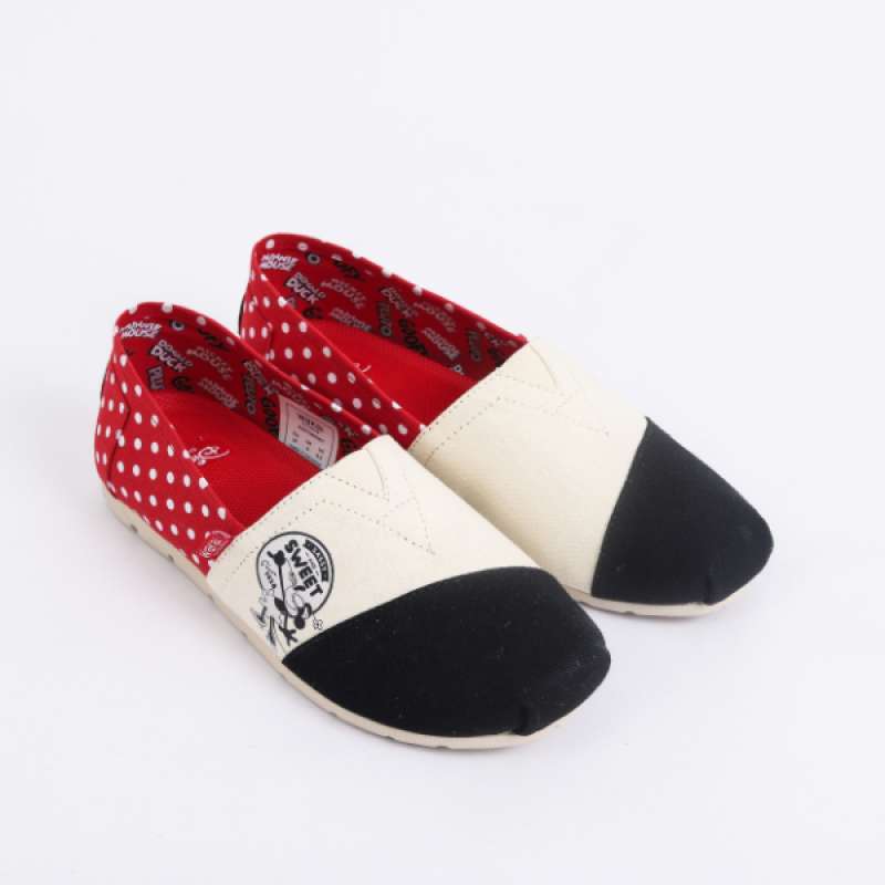 Wakai hotsell shoes online