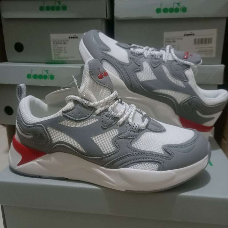 Promo Sepatu Sneakers Pria Diadora FERN White Grey Original Diskon