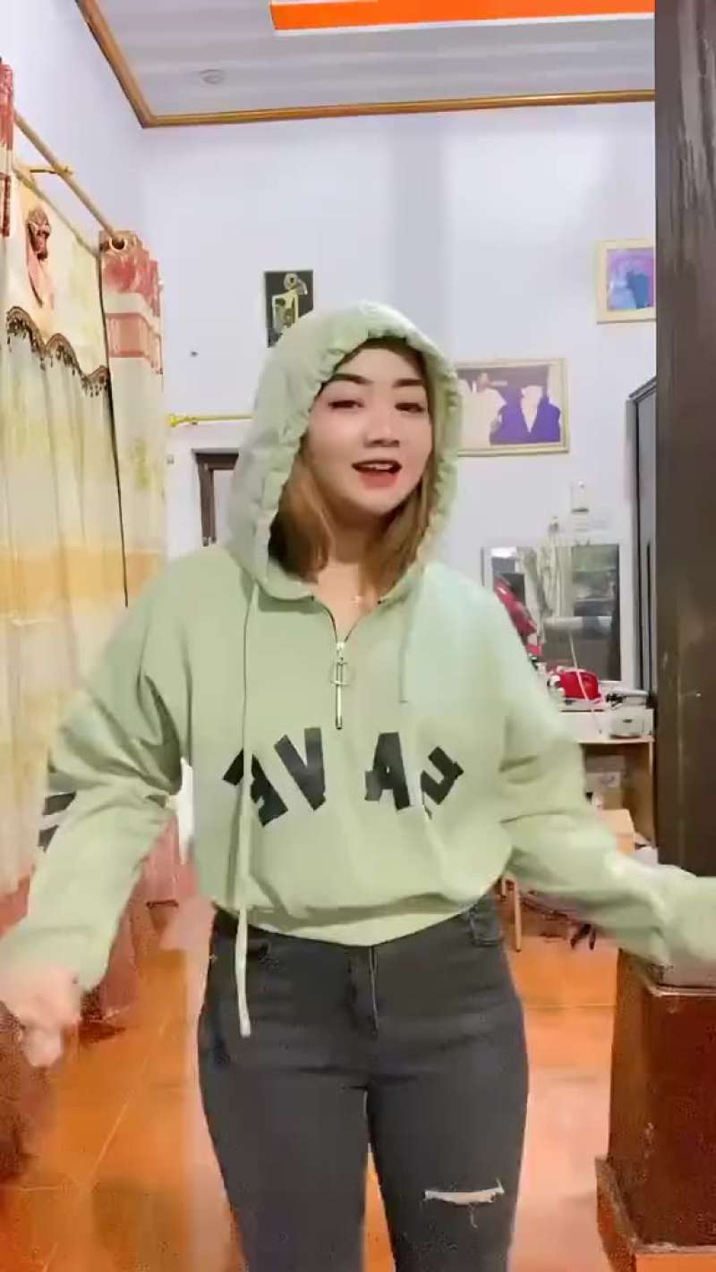 Sweater hotsell crop hoodie