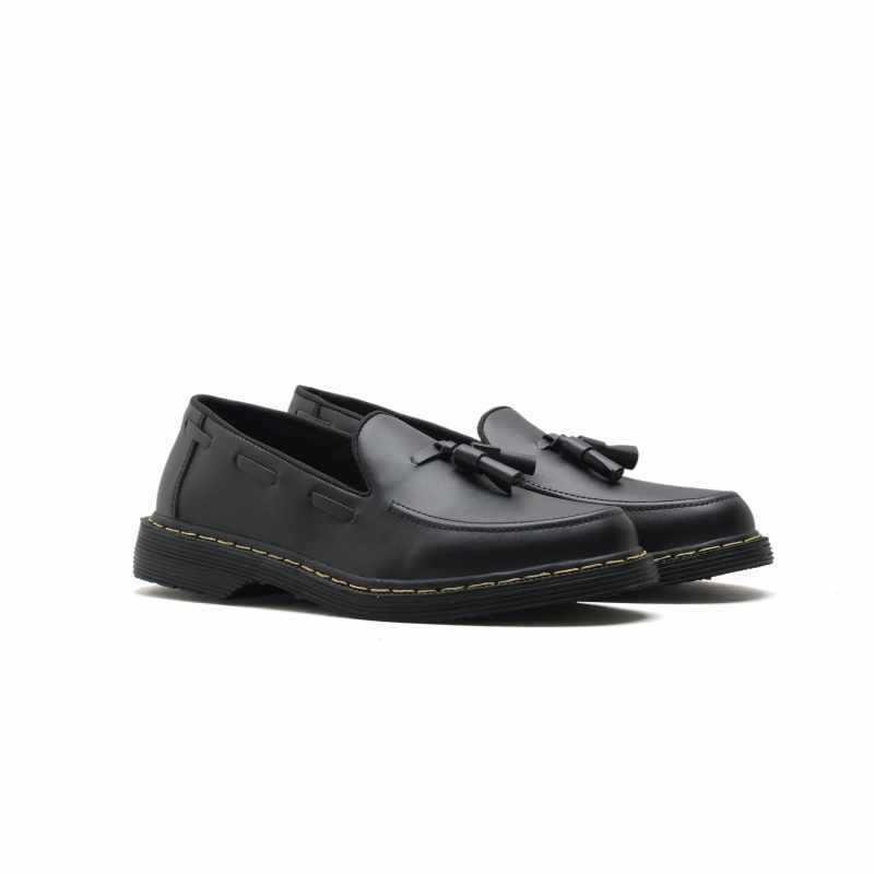 Sepatu casual pria outlet slip on loafers kerja