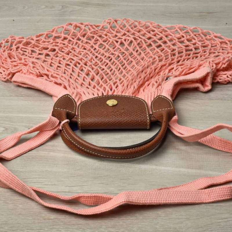 ★人気★ Longchamp Le Pliage Filet Top Handle Bag Blush BagReview: Longchamp Le Pliage Filet in Blush + What Fits