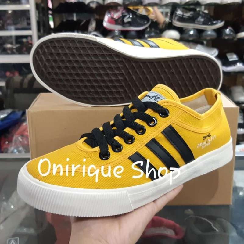 Dragonfly on sale badminton shoes