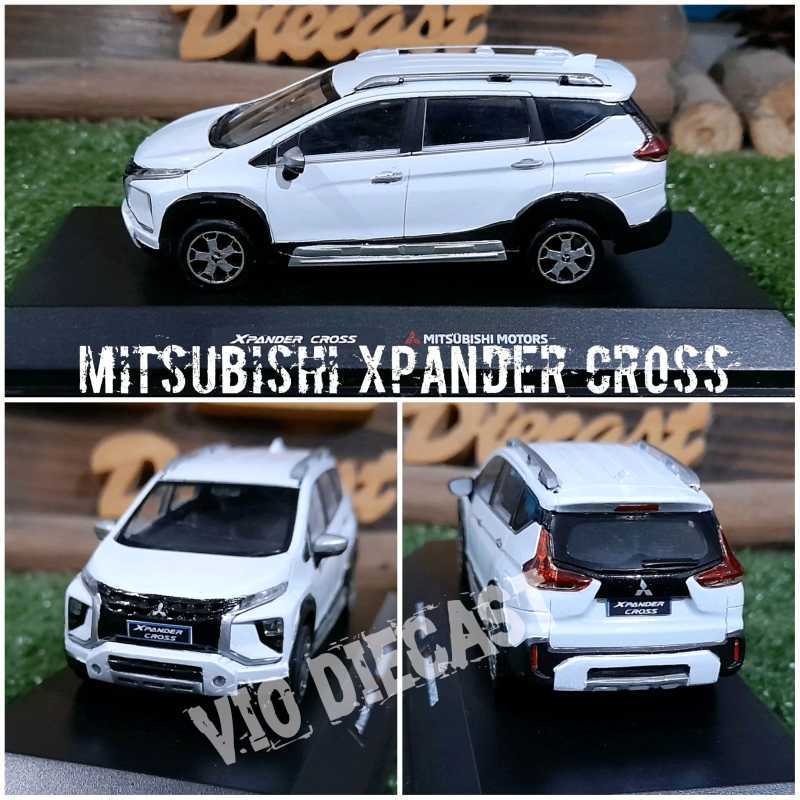 Tomica mitsubishi xpander store