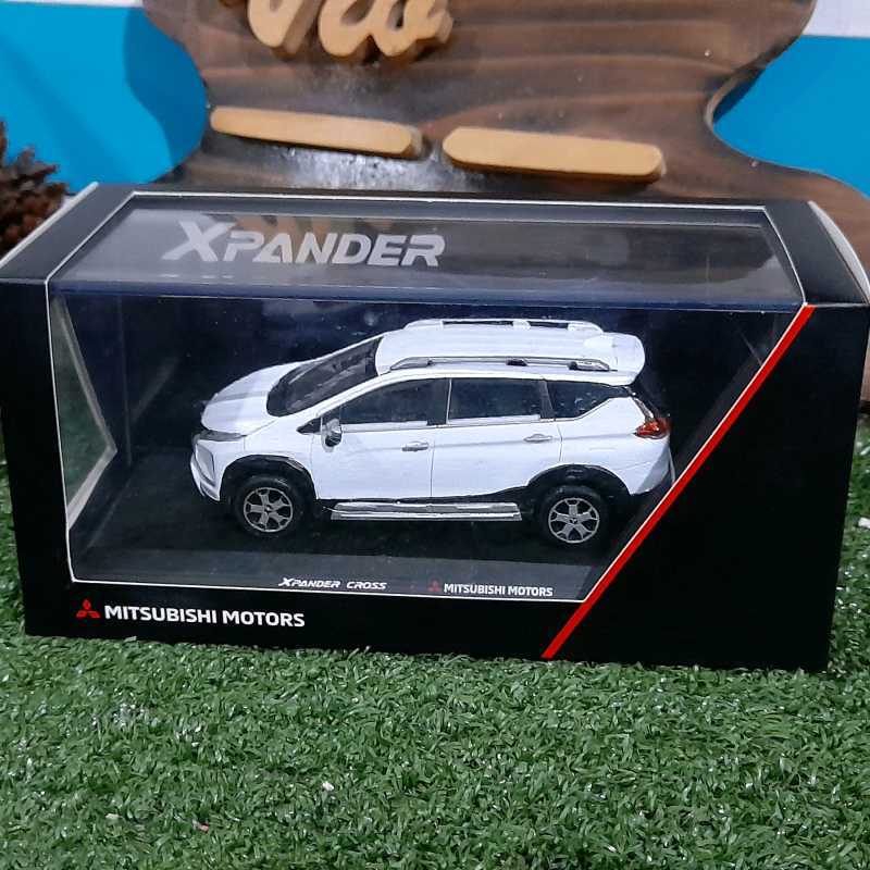Tomica xpander cheap
