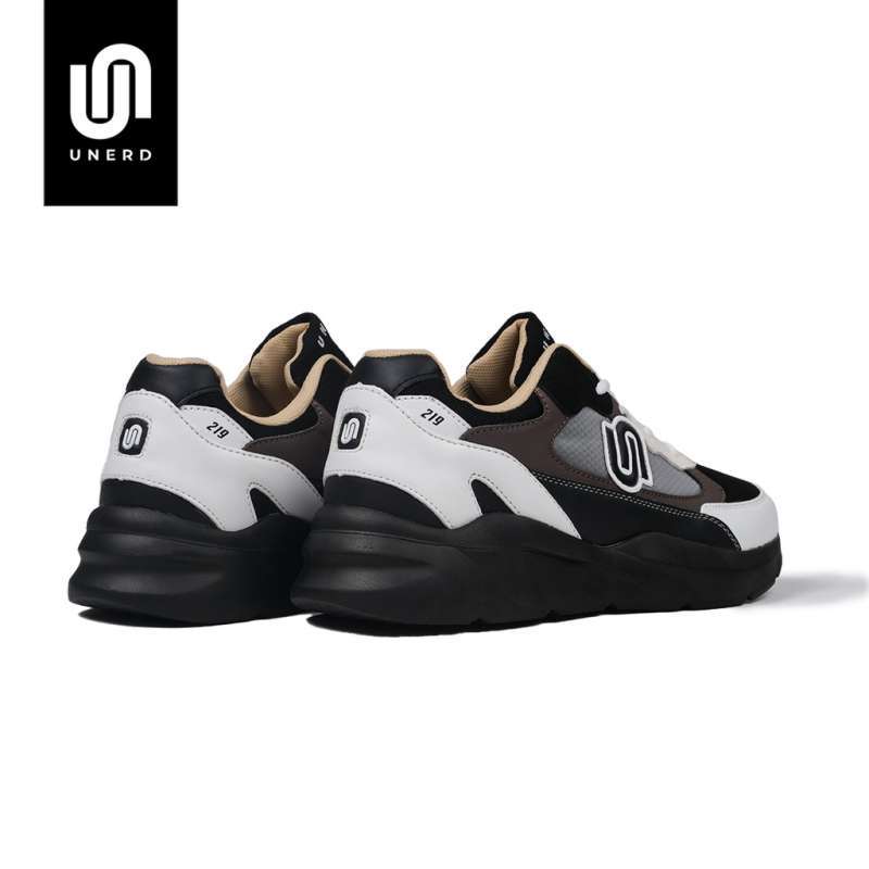 Unerd 219 Patent Brown Sepatu Sneakers Casual Pria