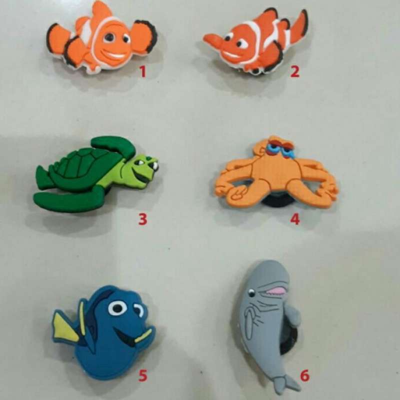 Finding nemo croc charms 2025