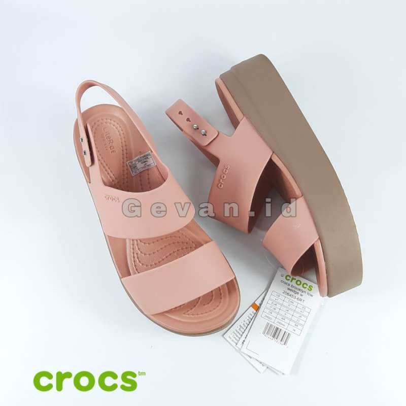 Sepatu crocs sales wanita wedges