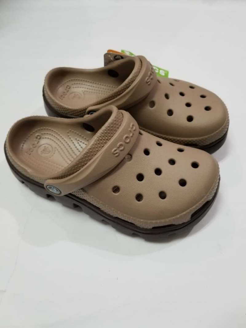 Crocs duet sport clearance flip flop