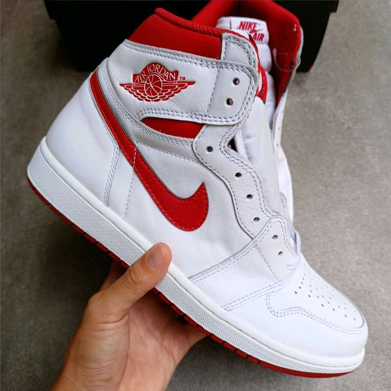 Air Jordan Retro High OG Metallic Red (2017) || white gym - Main Image