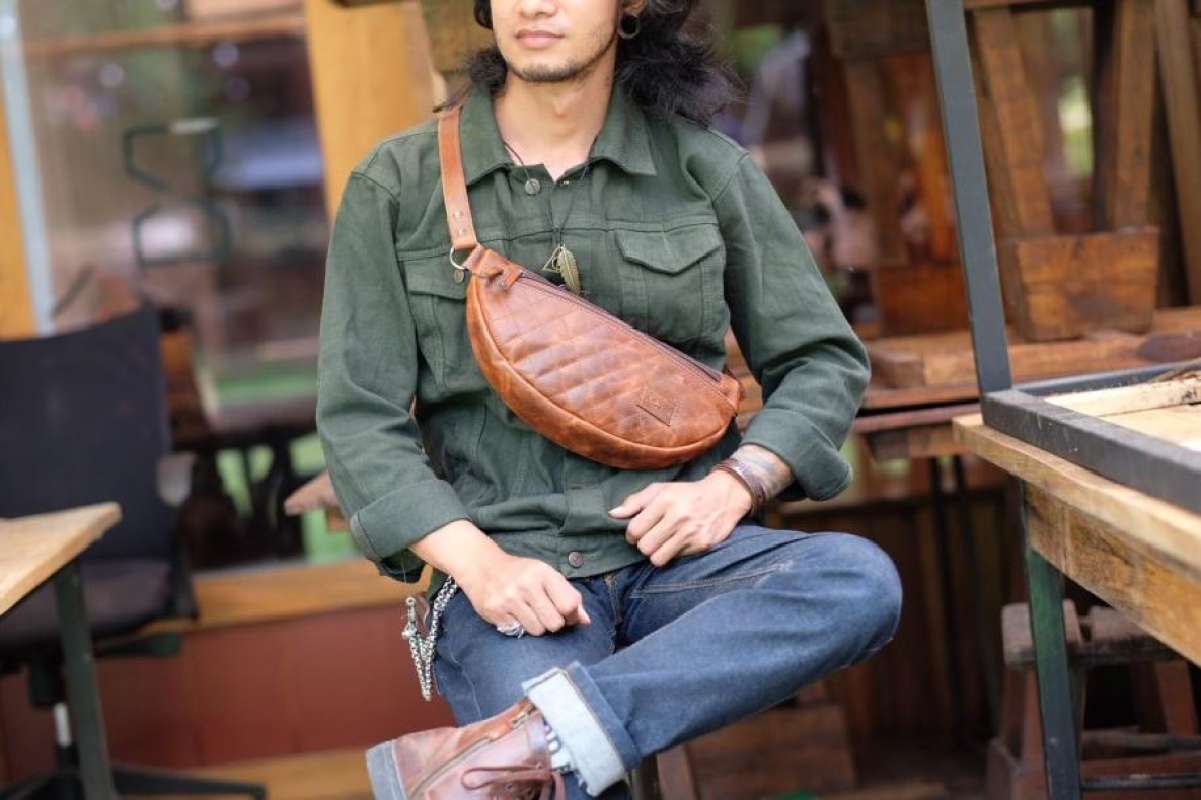 Sling bag kulit asli hotsell