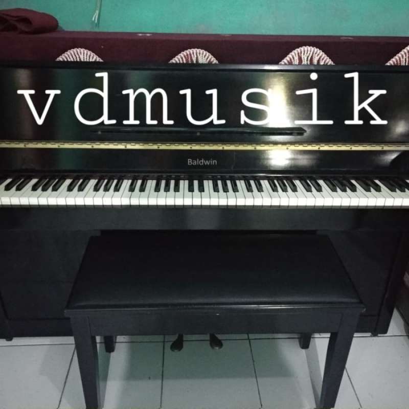 Piano sales upright bekas
