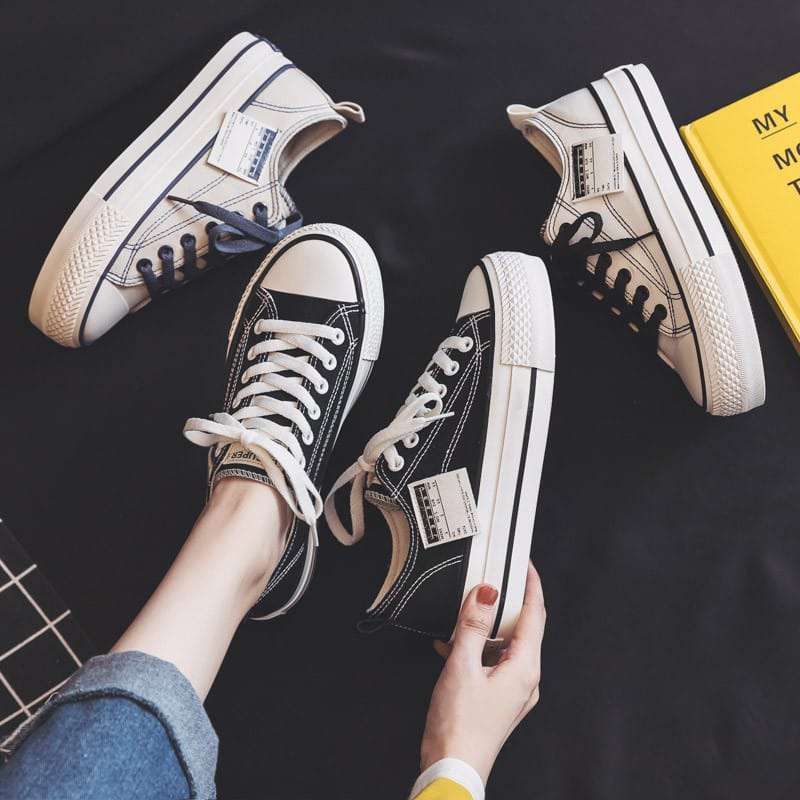 Promo Sepatu Sneakers Kanvas Wanita Casual Sport Shoes Hitam Putih