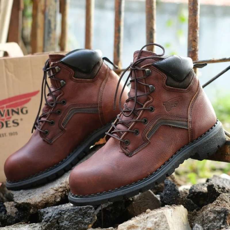 Red best sale wing 3526