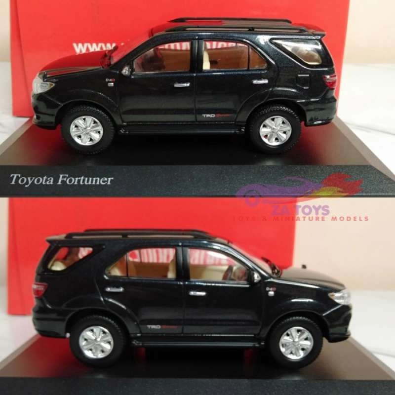 Diecast toyota fortuner sale