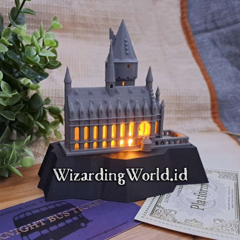 Harry potter deals hogwarts castle lamp