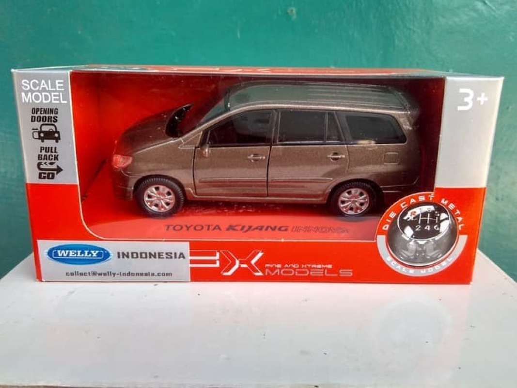Promo Diecast Miniatur Toyota kijang Innova Mainan mobil besi