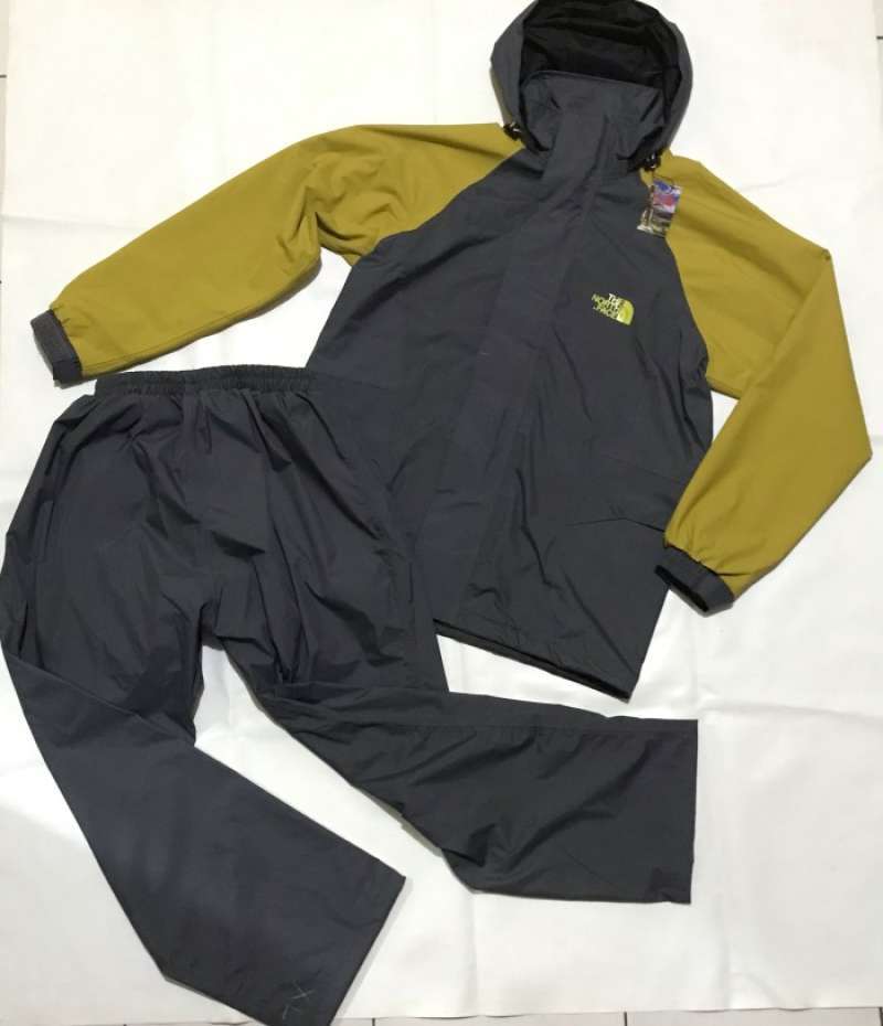 Raincoat eiger top