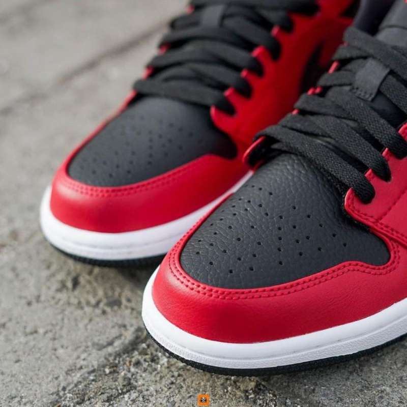 Air jordan 1 low banned hot sale