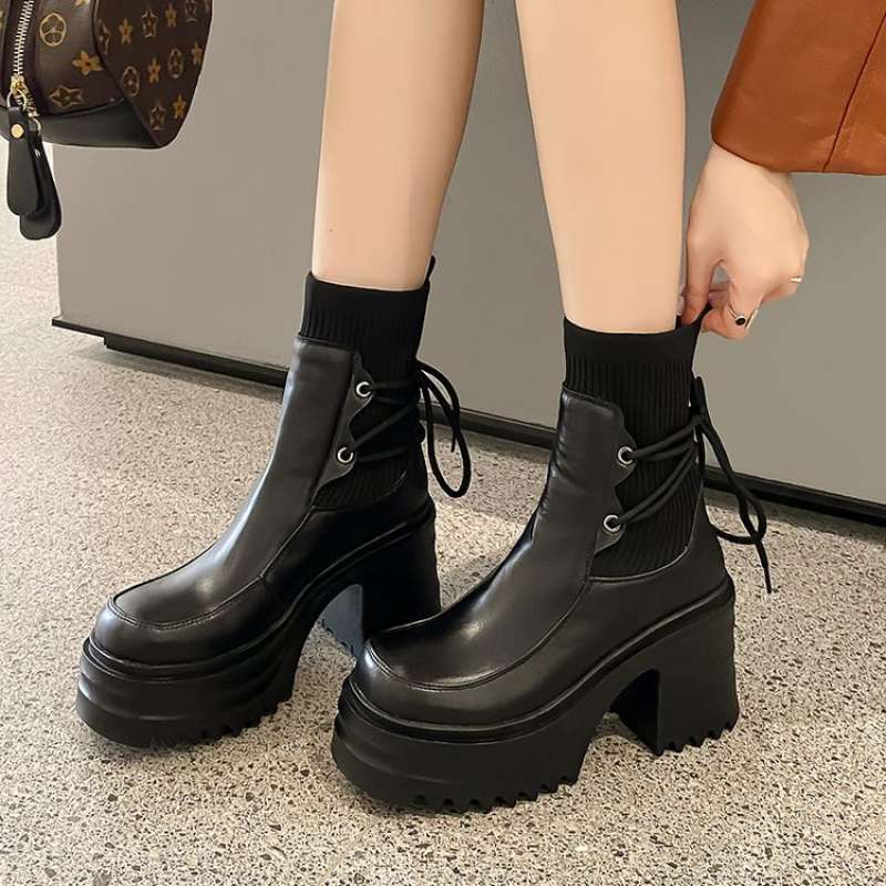 P104 Sepatu Boots Wanita Korea