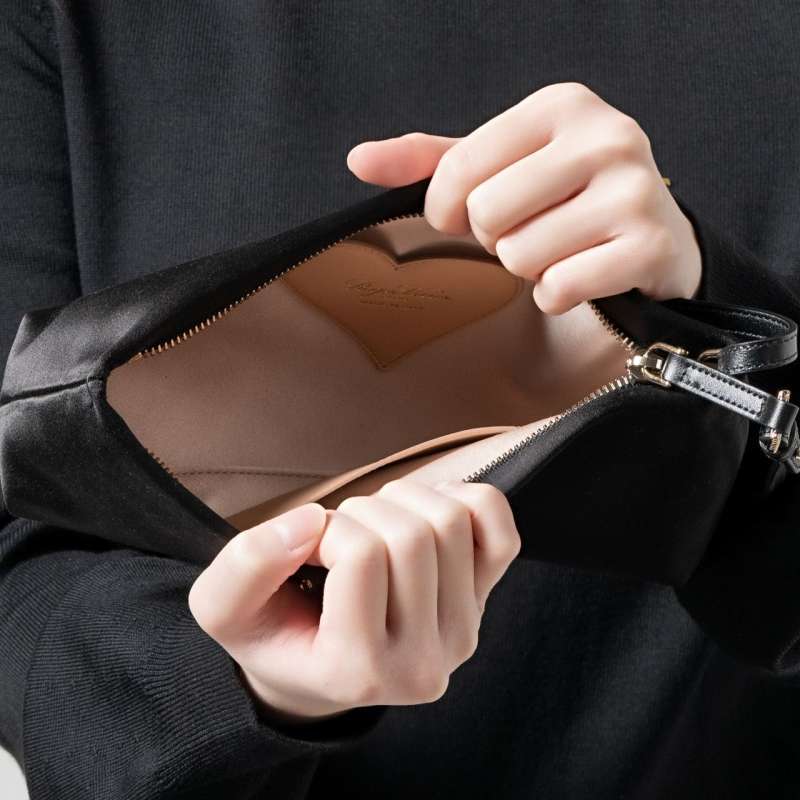 ショルダーバッグ・ポシェット ROGER VIVIER Rv Nightlily Charm RV Nightlily Charm Micro Bag – MAYFEYR