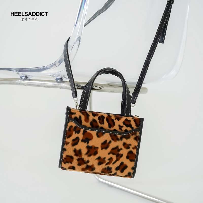 Onitsuka tiger sling 2025 bag