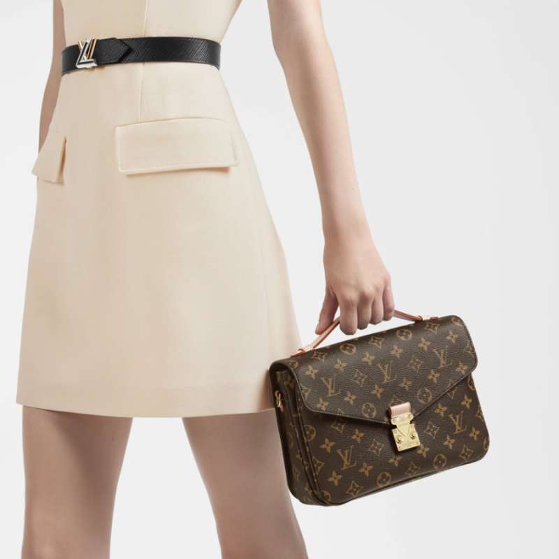 Harga hotsell lv pochette