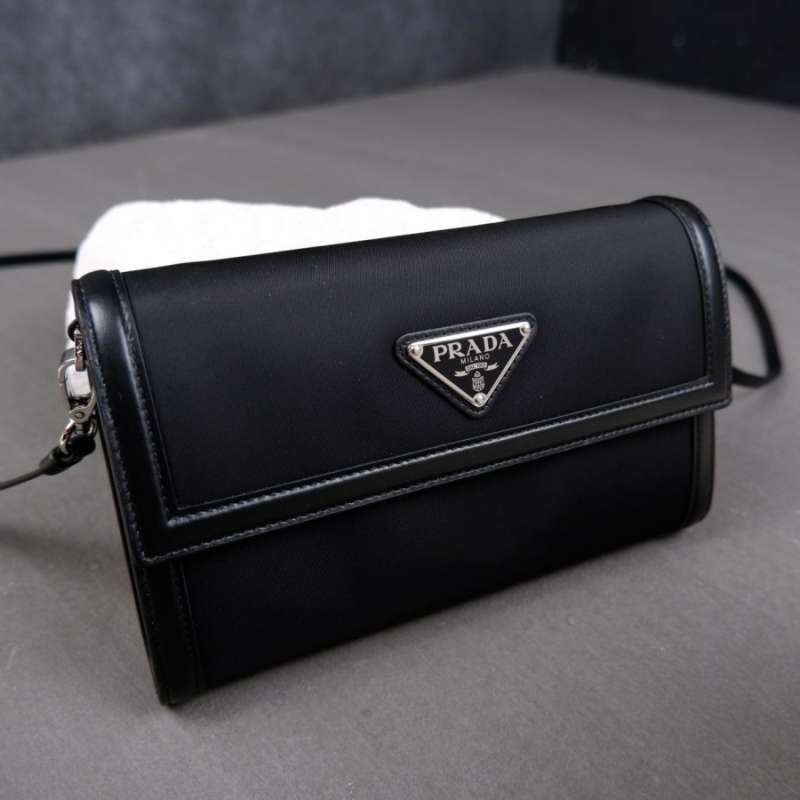 Prada wallet original outlet